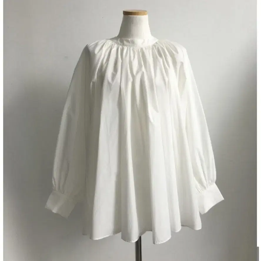 노비야카 Glory balloon blouse