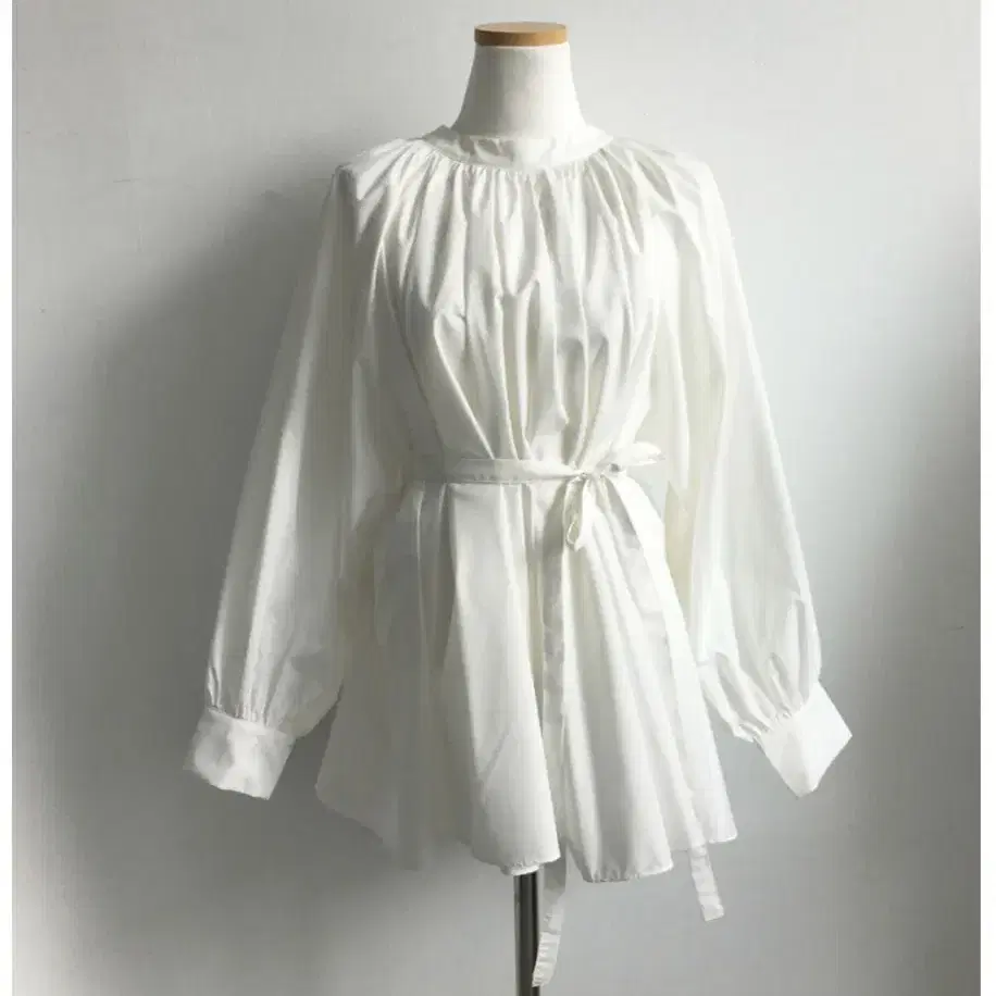 노비야카 Glory balloon blouse