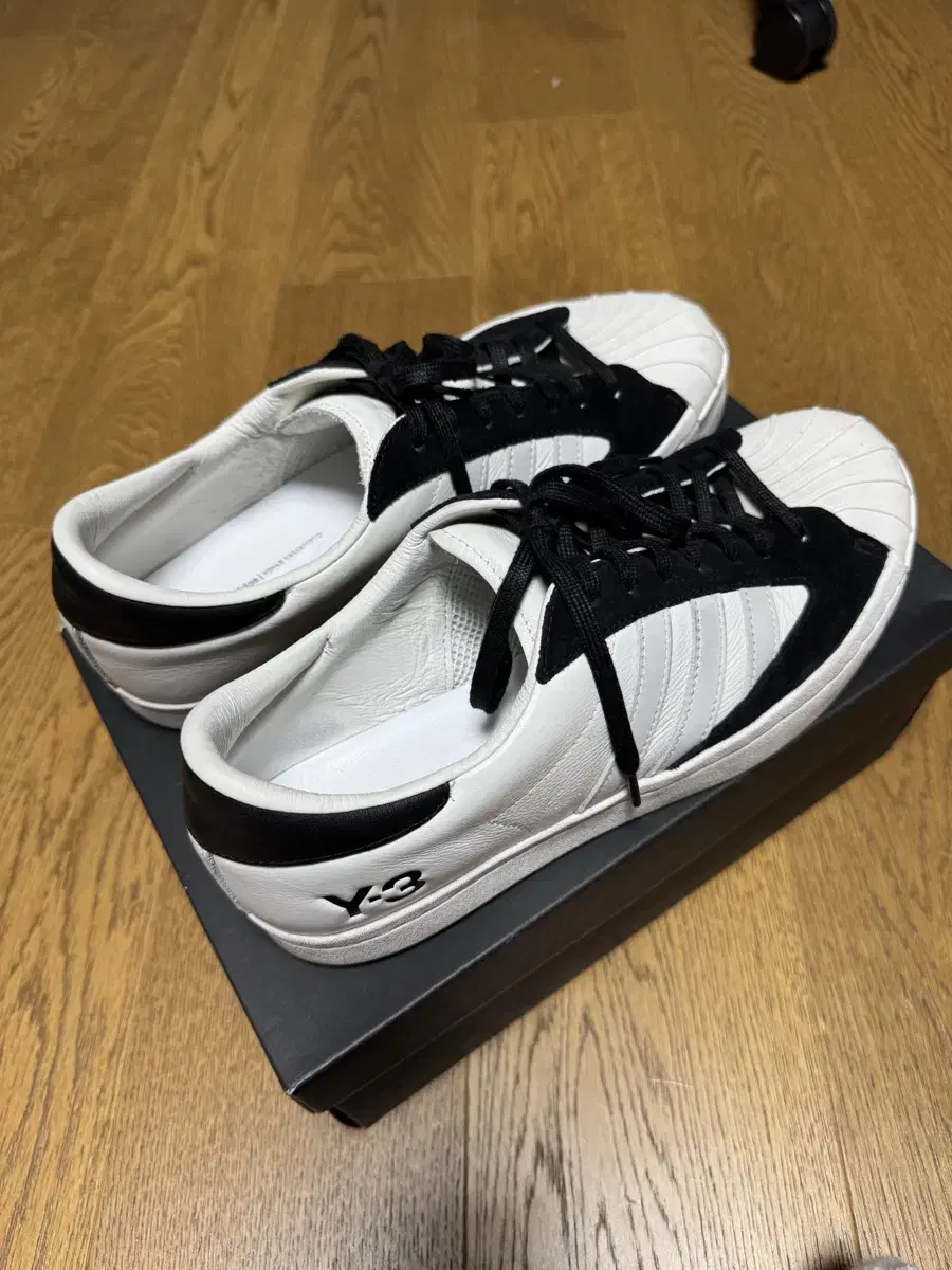 Y-3 요지스타 화이트 275 사이즈 풀박스