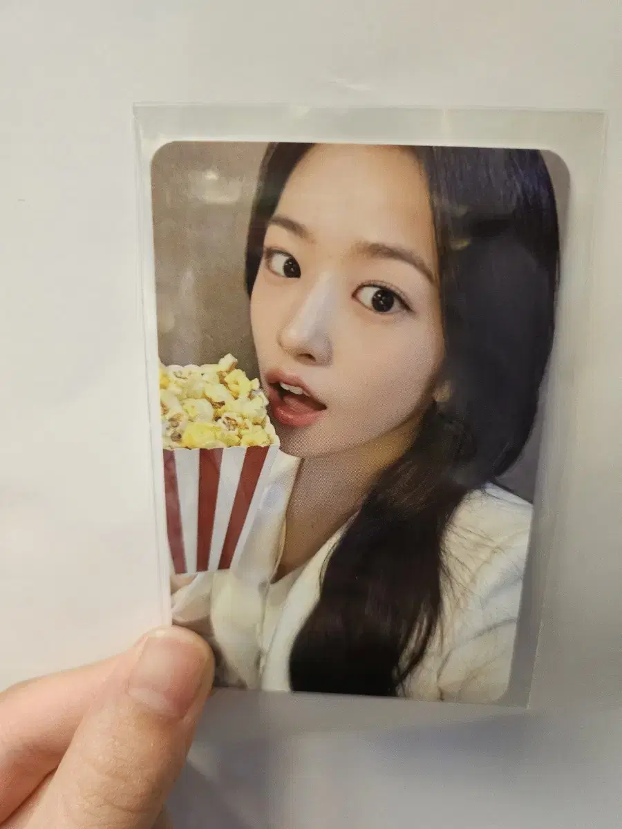 ive ahn yujin worldtour in cinema pop up photocard