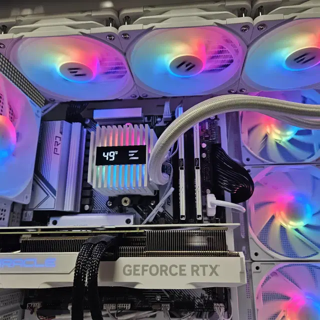 7800x3d, rtx4070 super 화이트 어항 본체