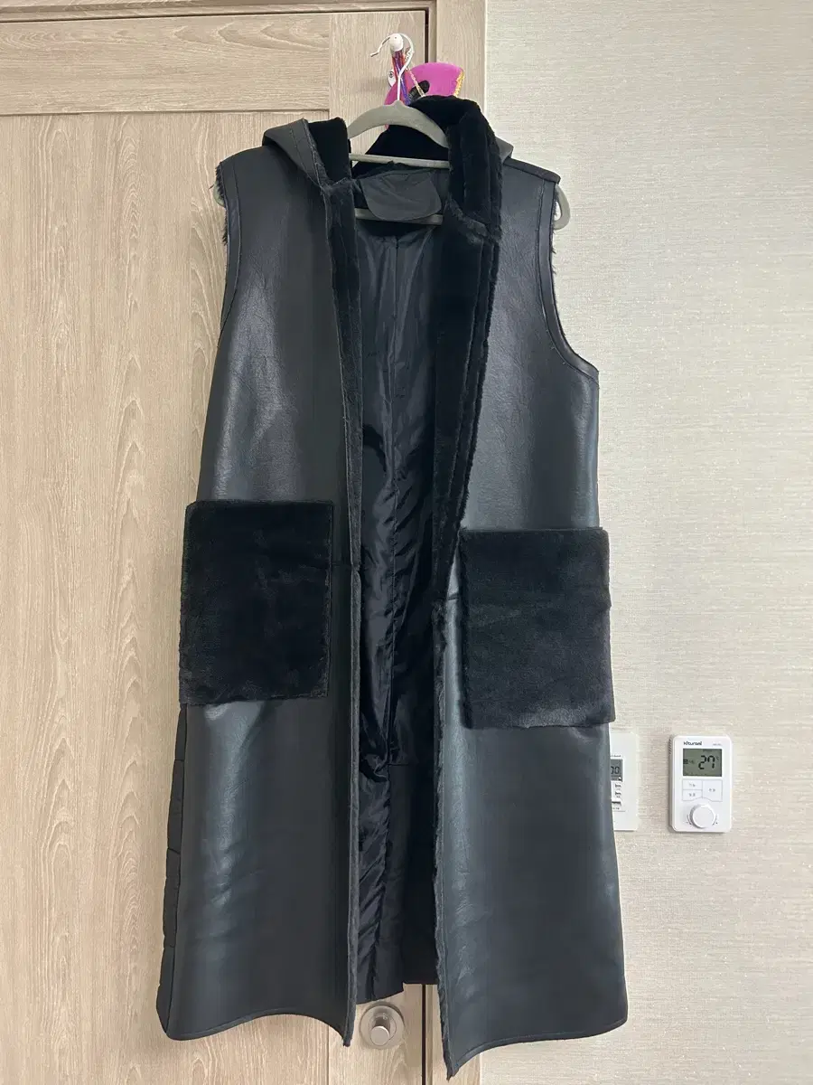 Hooded long vest with padding, new