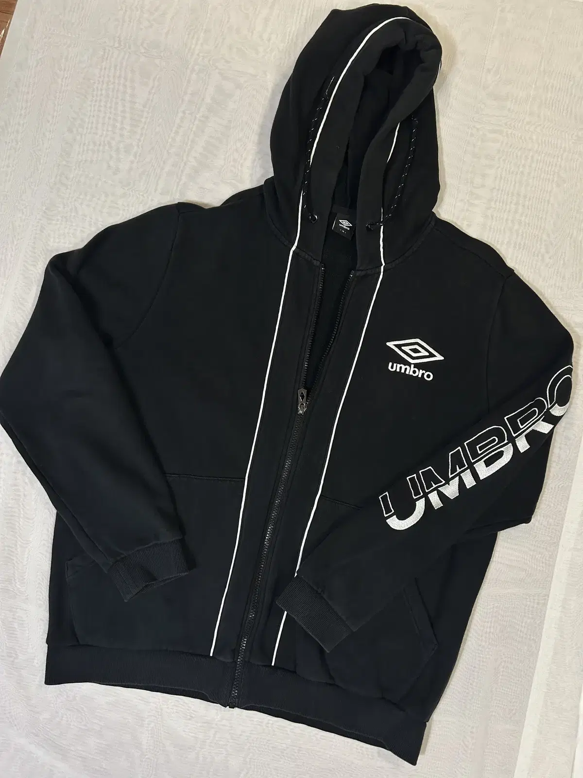 [M] Umbro Hooded Pickup