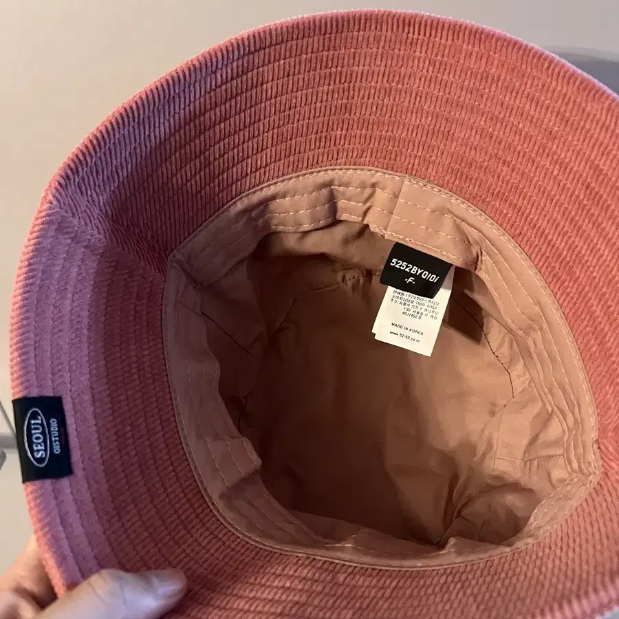 oioi모자 버킷햇 LABEL POINT CORDUROY BUCKET