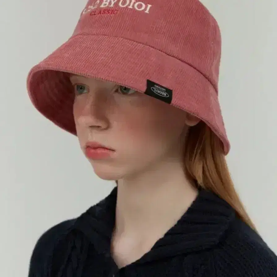 oioi모자 버킷햇 LABEL POINT CORDUROY BUCKET