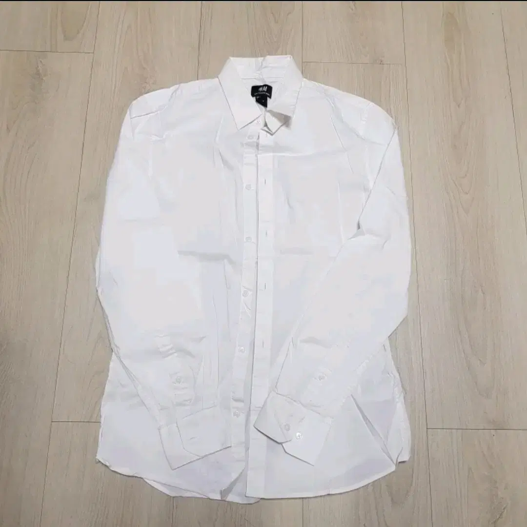 H&M white shirt