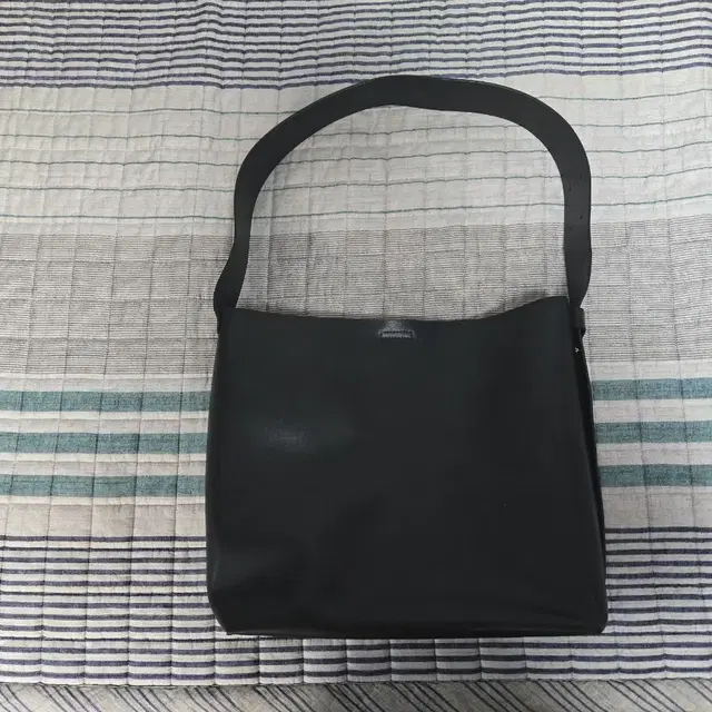 토니웩 Wide Strap Leather Square Bag