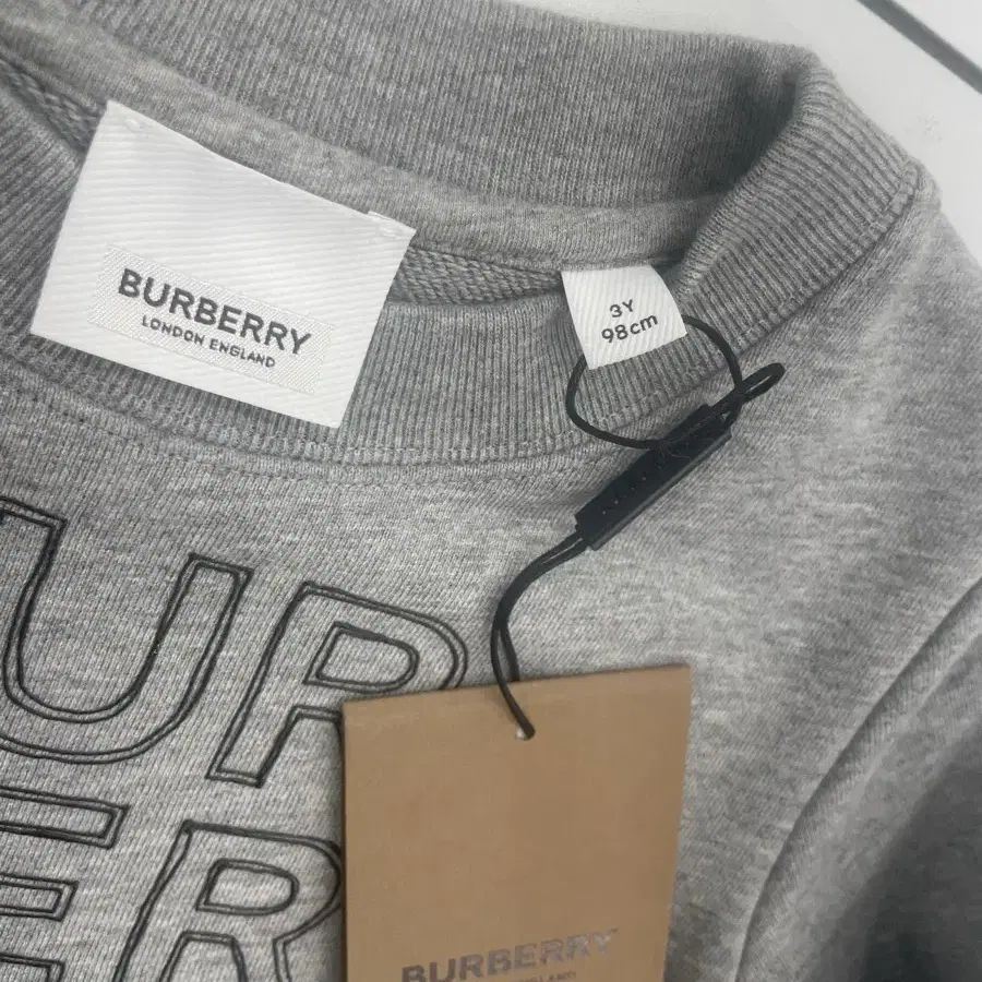 버버리(BURBERRY) 키즈 맨투맨 (3세)