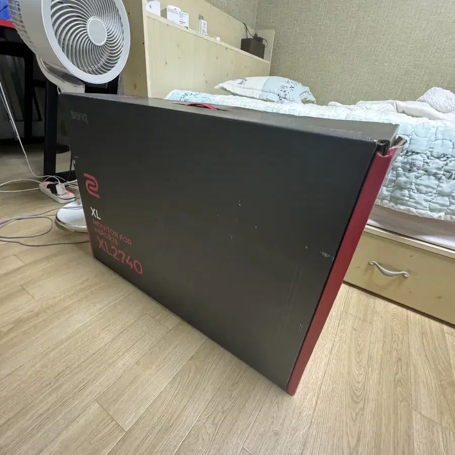 벤큐 240hz 2740 판매합니다 하자 있어용