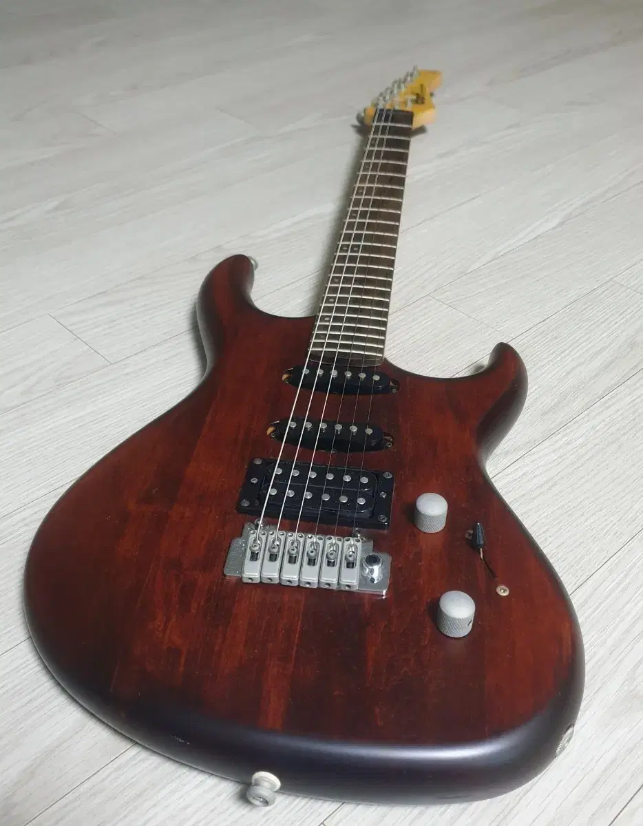 Colt G254 Electric Guitar