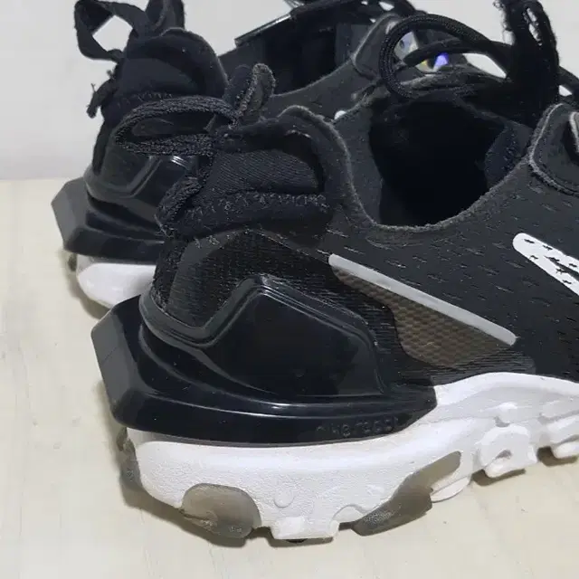 택포 240-245 A급 NIKE AIR REACT 리액트 경량 쿠션화