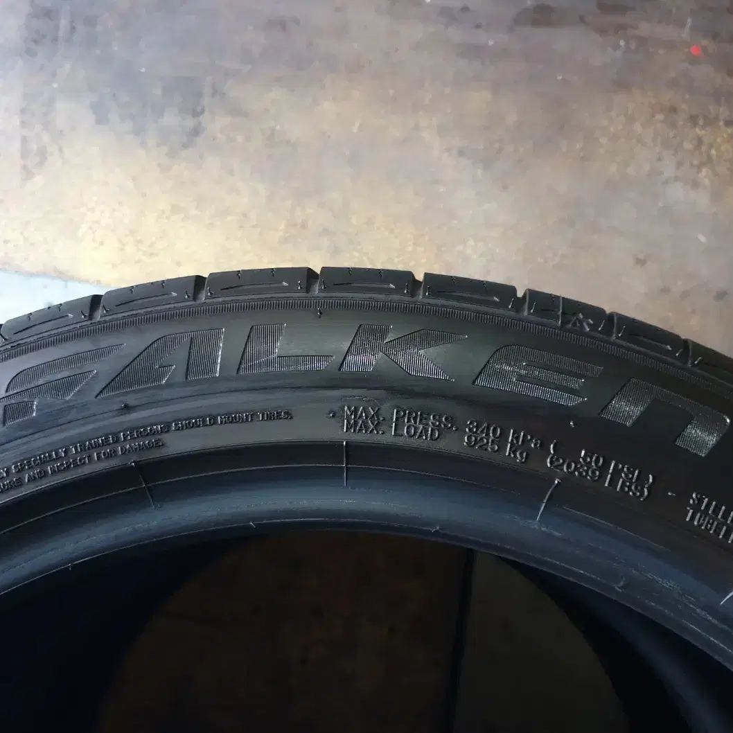 중고타이어 팔켄 ZIEX CT60 A/S 255/45R20 2본 세트