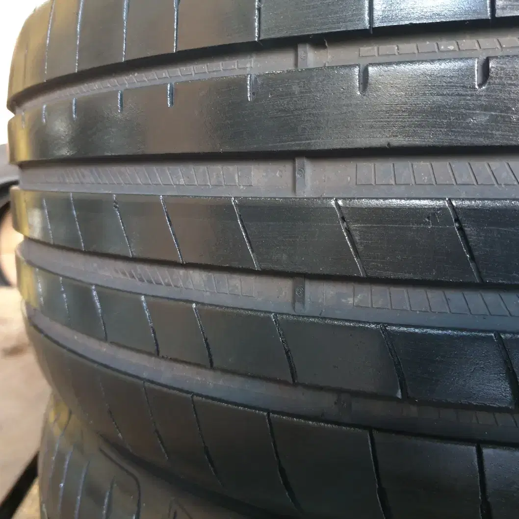 2454019중고타이어 굿이어이글F1 245/40R 19 98Y 2본세트