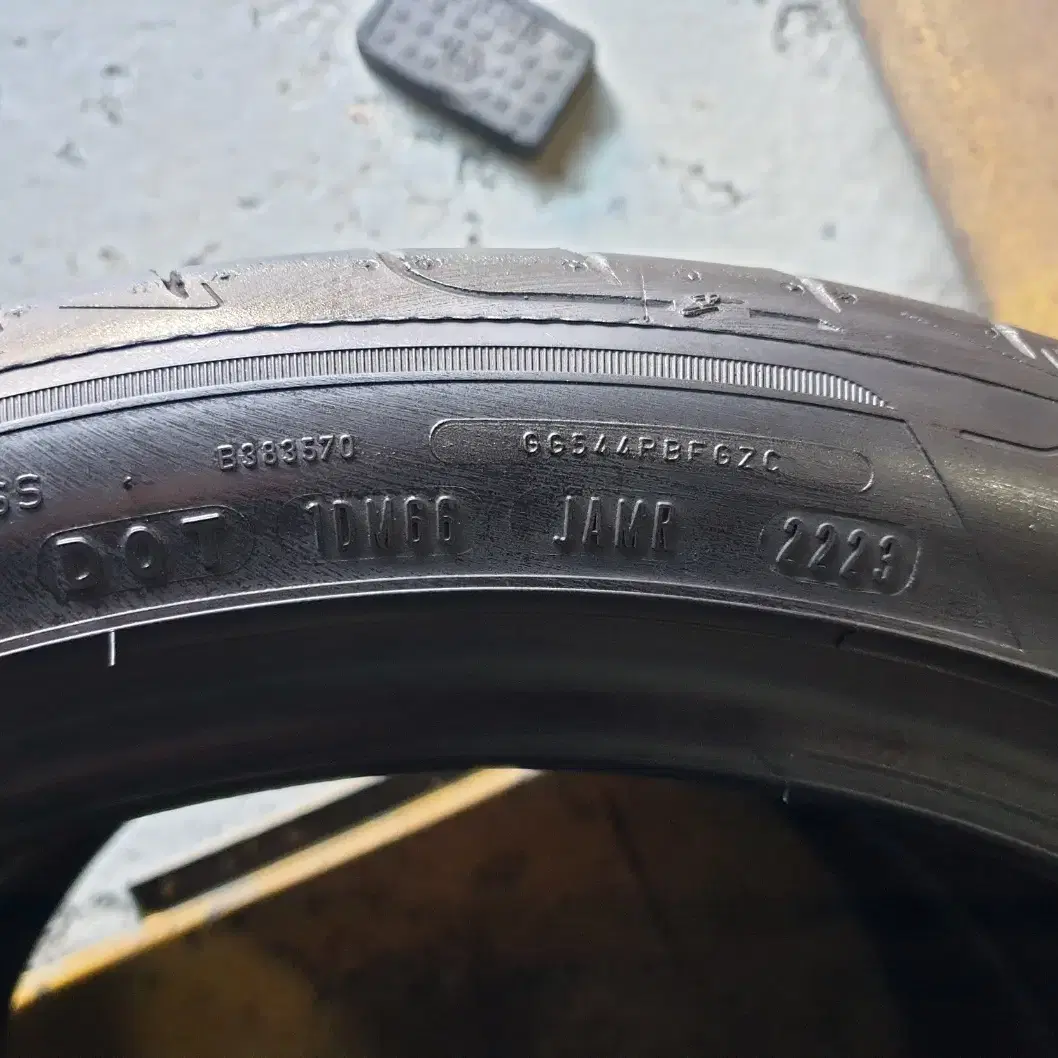 2454019중고타이어 굿이어이글F1 245/40R 19 98Y 2본세트