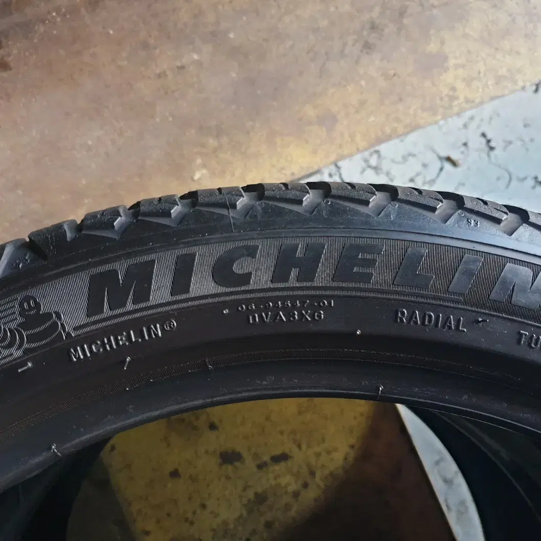 중고타이어 미쉐린 크로스클라이밋2 245/40R 19 98Y 2본 세트