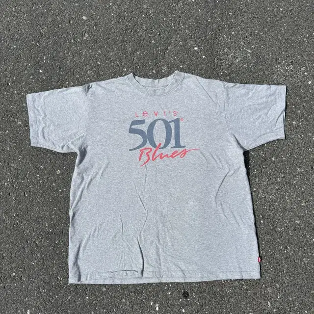 Levis 501 tee