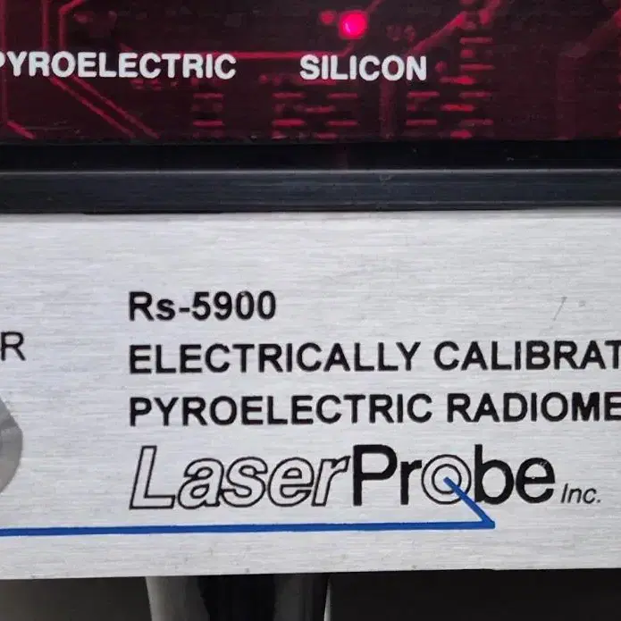 LaserProbe  RS-5900 전기 보정 열전기 방사계