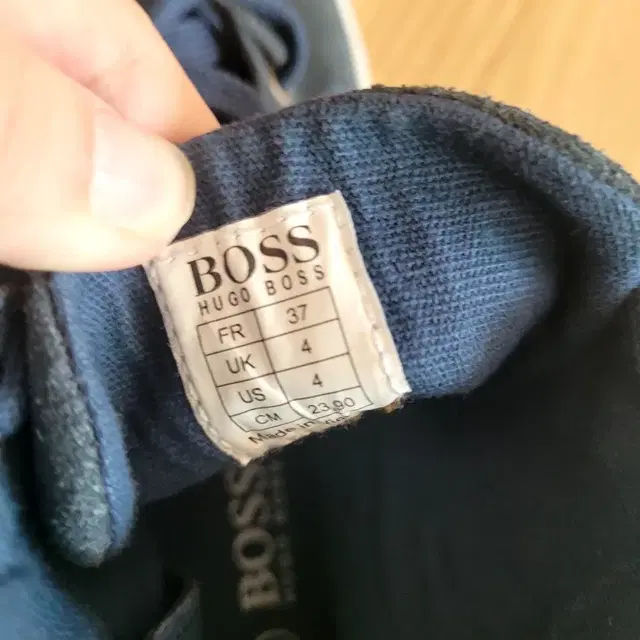 휴고보스 HUGOBOSS 하이탑스니커즈 235