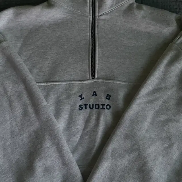 IAB STUDIO HALF ZIP-UP L