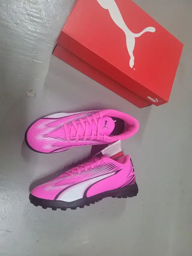 박스채 새상품 PUMA 풋살화 250