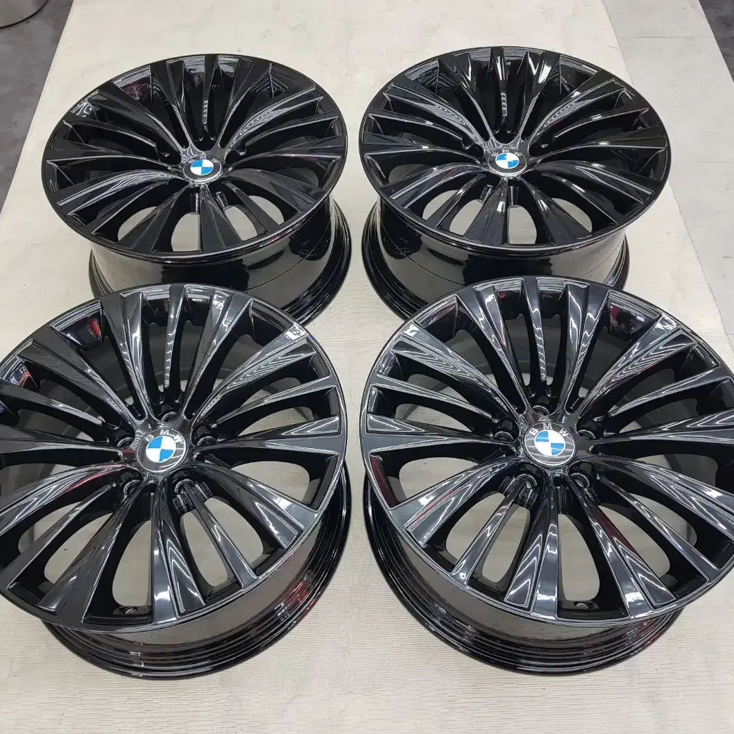 19인치 BMW 5GT 분체도장 블랙 순정 중고휠 한대분 팝니다