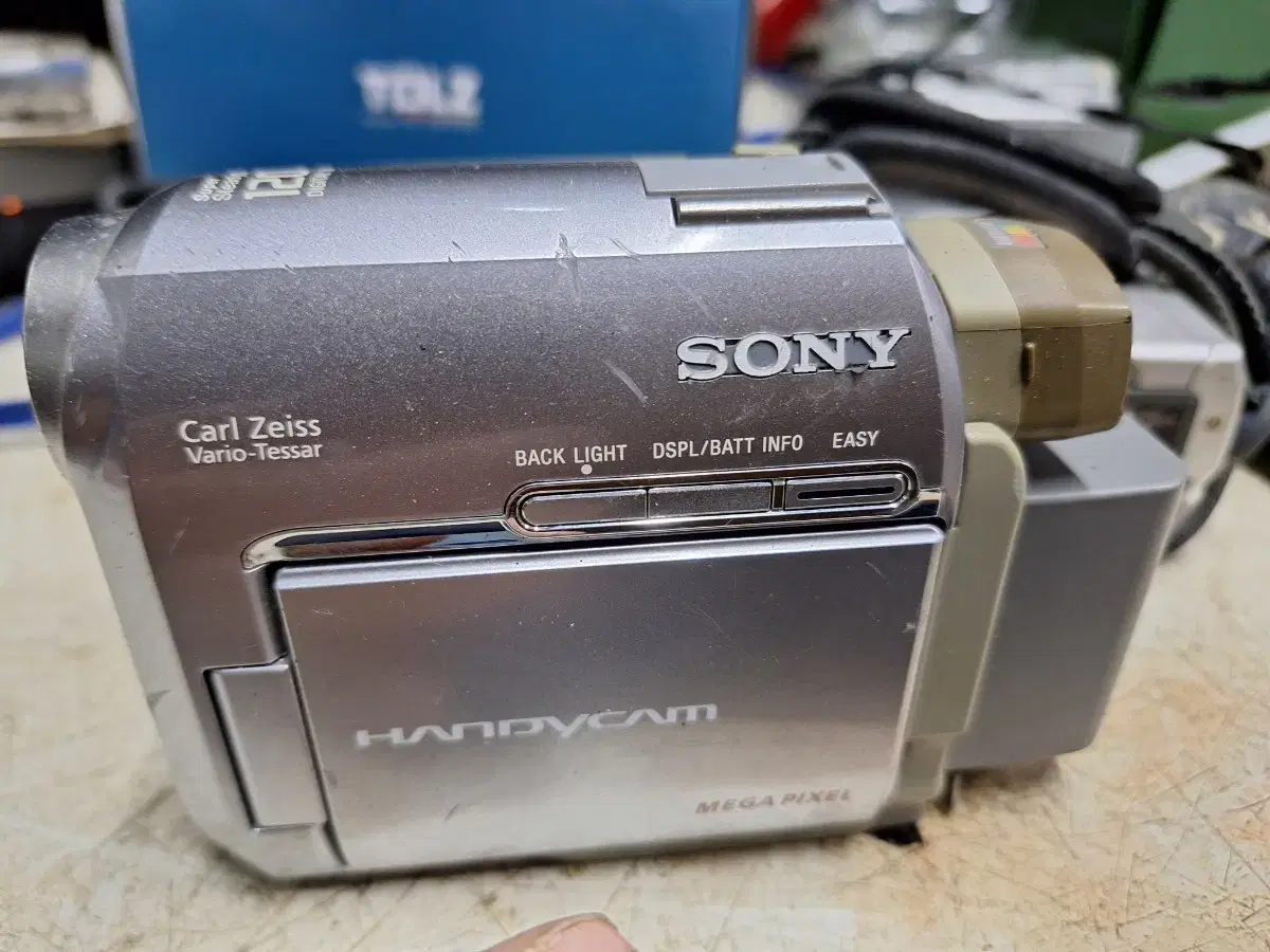 SONY. DCR_HC40