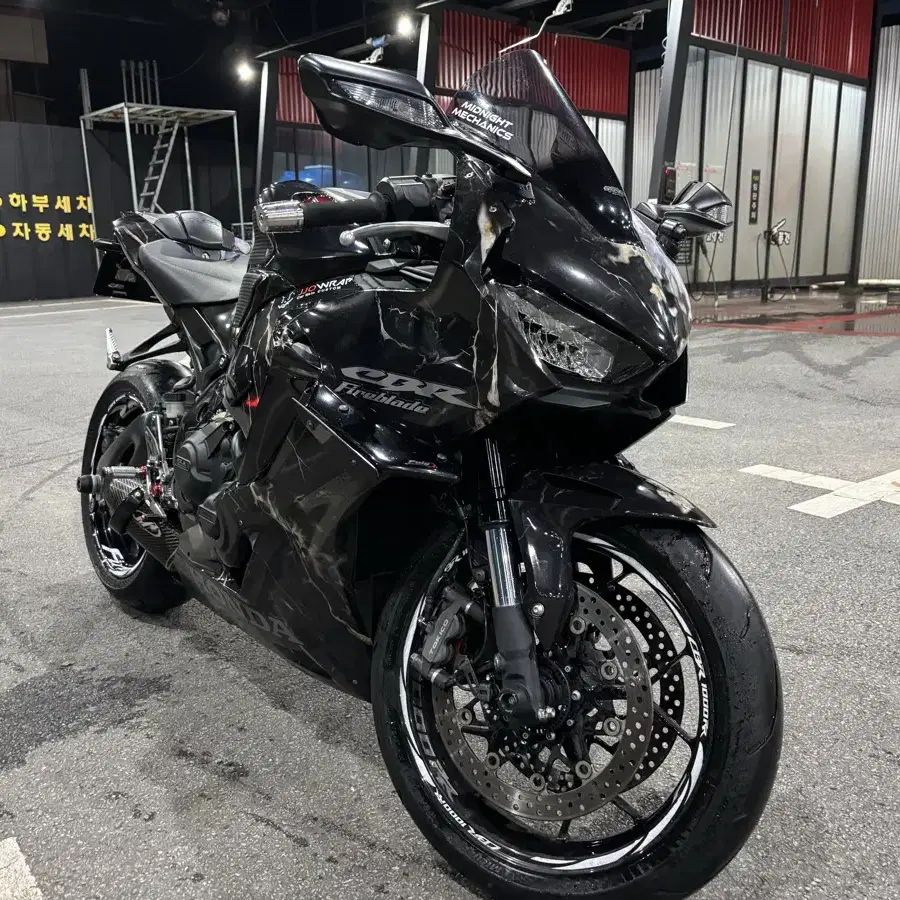 cbr1000rr 19년식 20,xxx m4 배기 판매합니다