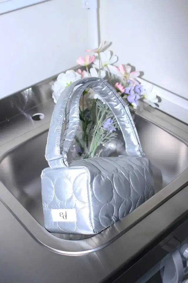 soi snow bag silver 소이 패딩백