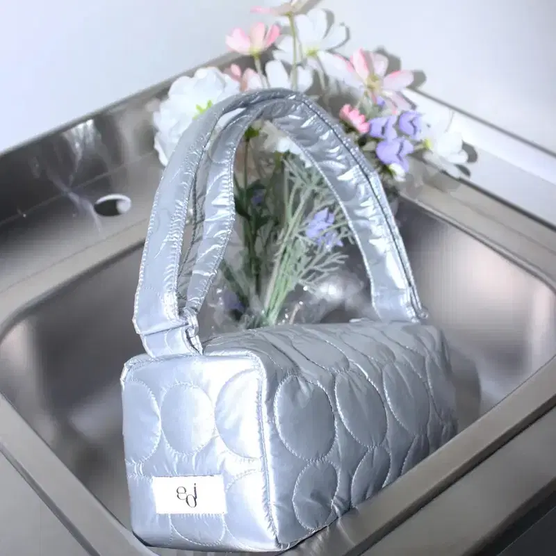 soi snow bag silver 소이 패딩백