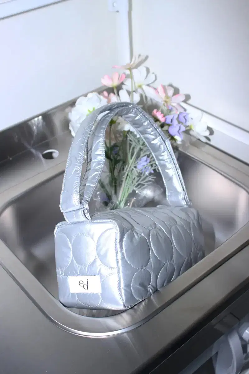 soi snow bag silver 소이 패딩백(12/8까지 인하)