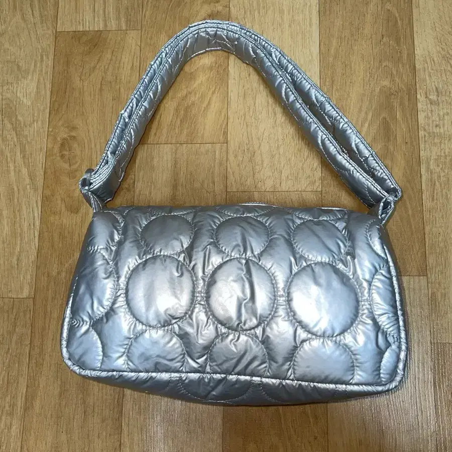 soi snow bag silver 소이 패딩백