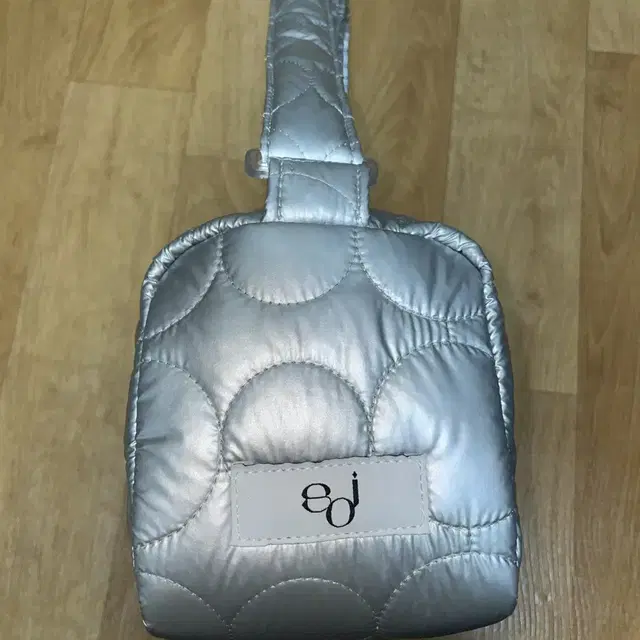 soi snow bag silver 소이 패딩백