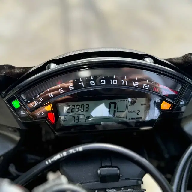 가와사키 닌자10r zx10r 2018년식 풀튜닝 판매 합니다.