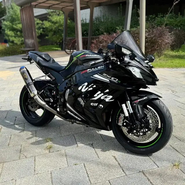 가와사키 닌자10r zx10r 2018년식 풀튜닝 판매 합니다.