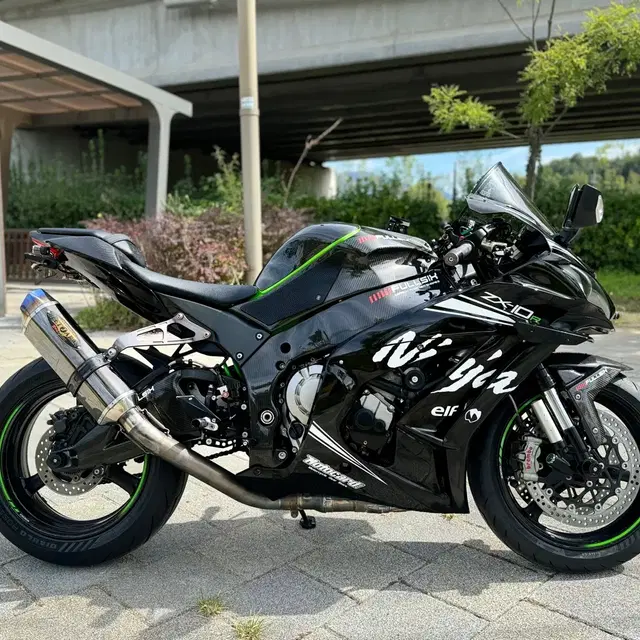 가와사키 닌자10r zx10r 2018년식 풀튜닝 판매 합니다.