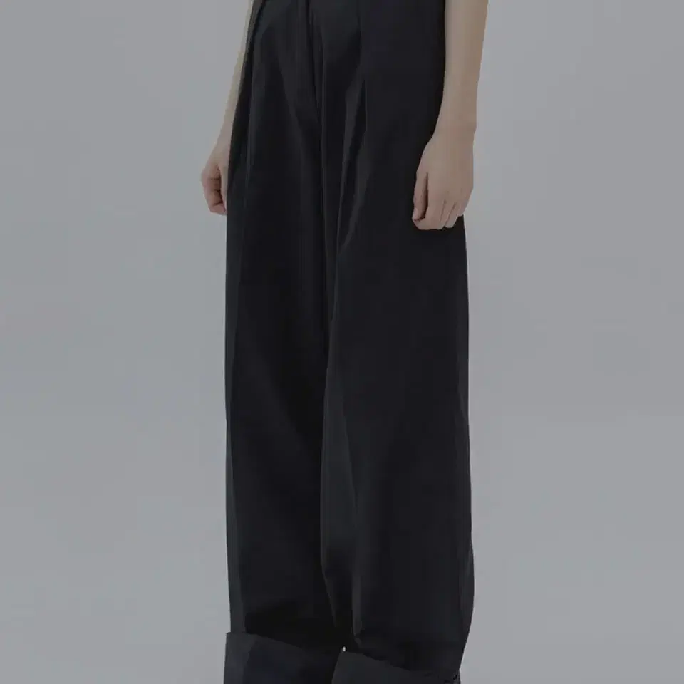 트리밍버드 Roll-up Inverted Pleats Pants