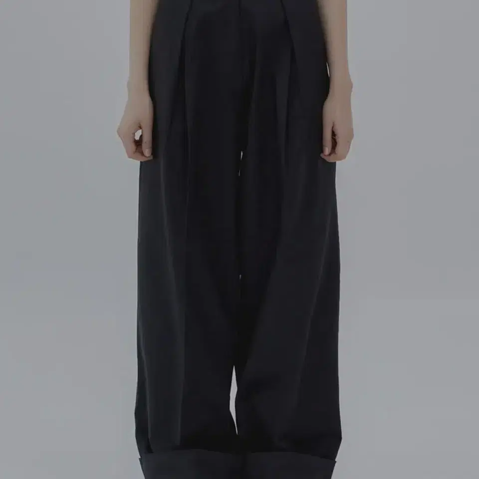 트리밍버드 Roll-up Inverted Pleats Pants