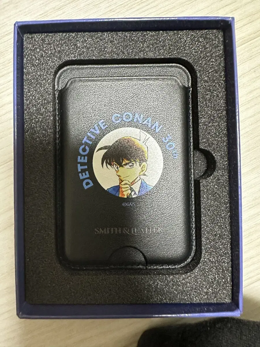 Detective Conan 30th Anniversary Exhibition Leather Magnetic Card Pocket Shinichi