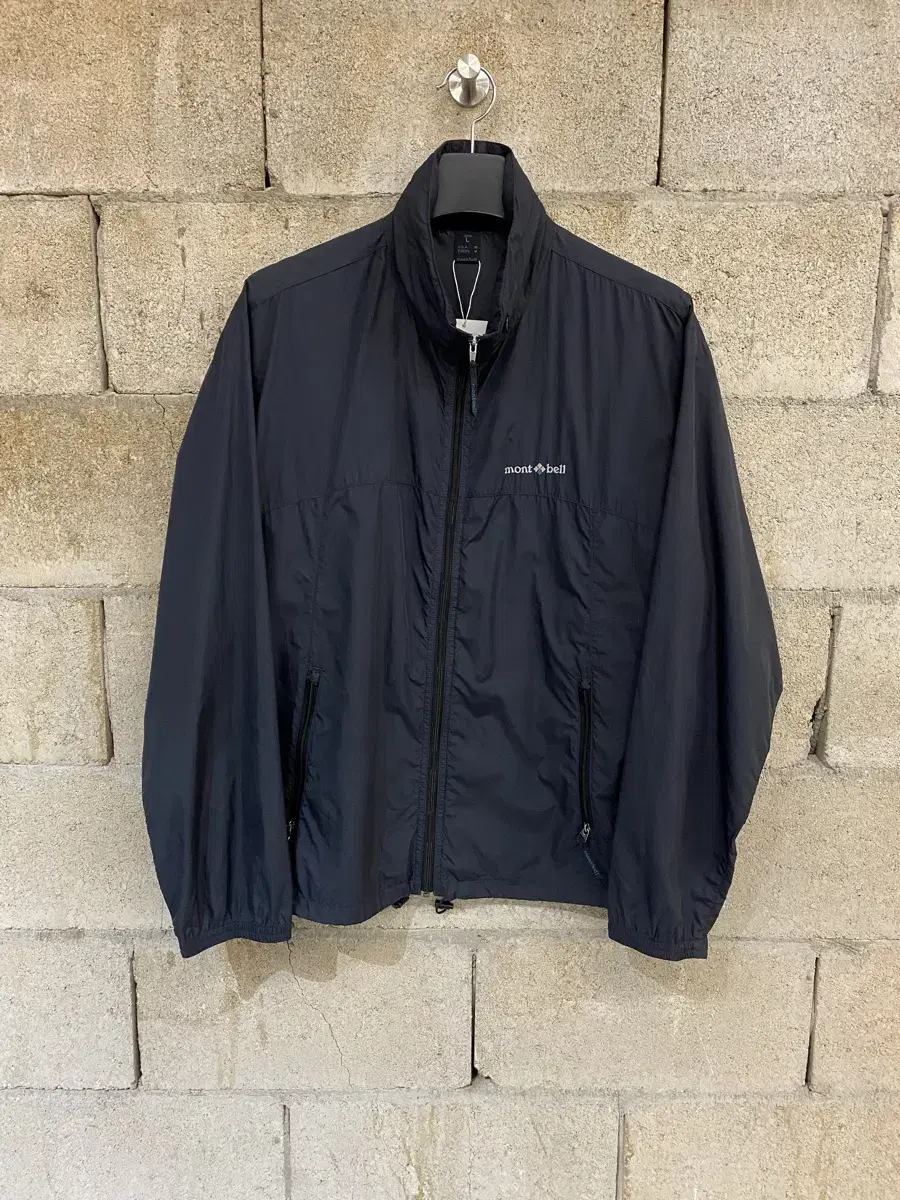 Mont Belle Windbreaker Jacket