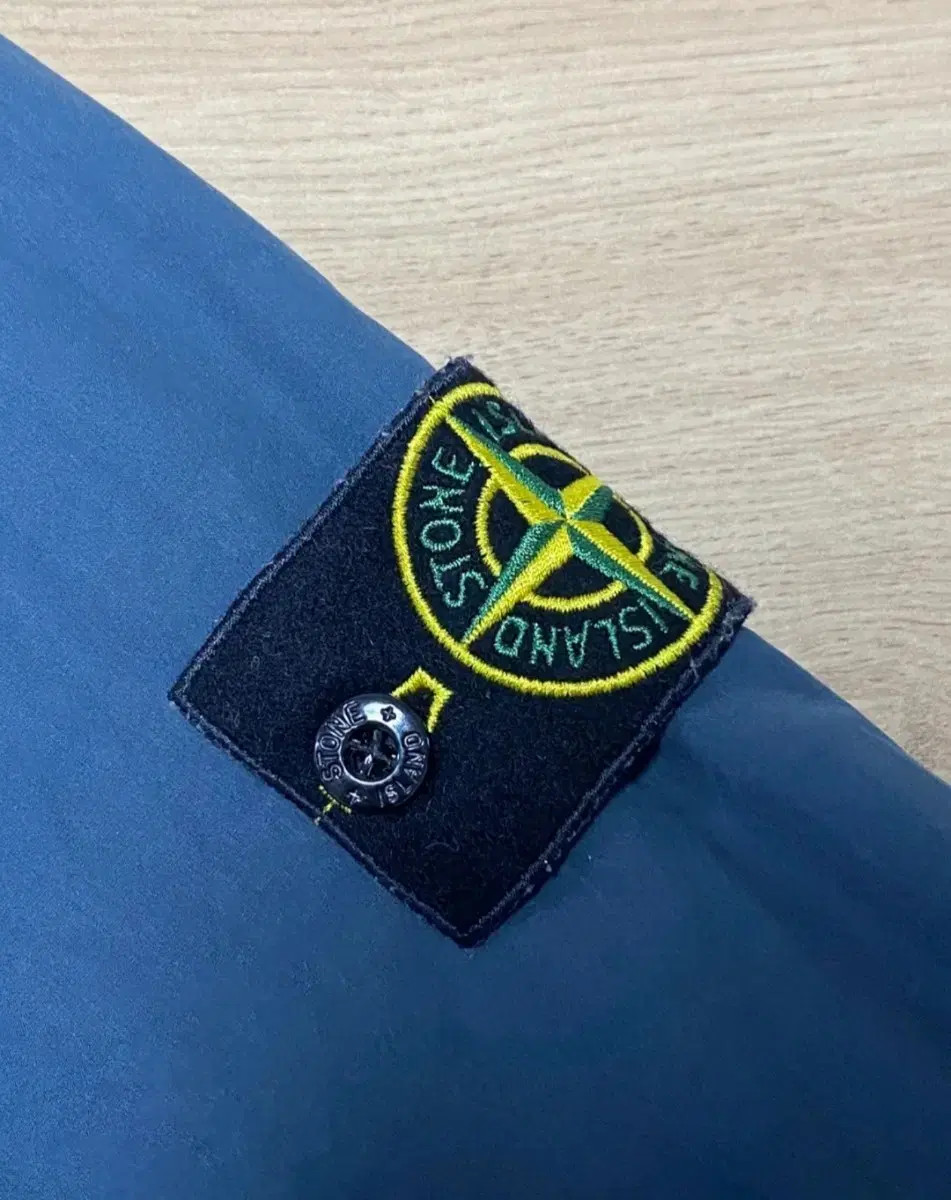 Stone Island Waffen Patch Pocket bloo Padded Lightweight Jumper Size L