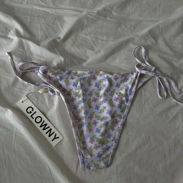 67. 글로니 LAVENDER BLOOM BIKINI SET