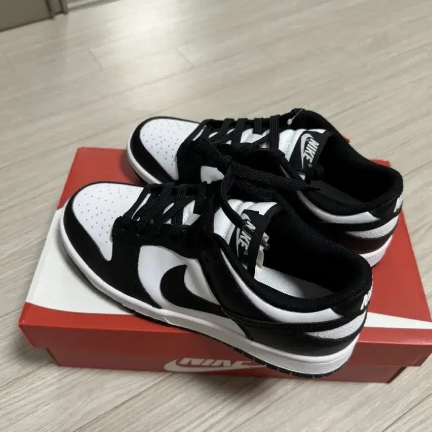 나이키 덩크 범고래((W) Nike Dunk Low Black) 255