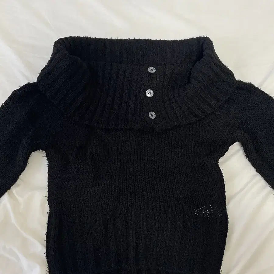 73. RIBBED BUTTON OFF SHOULDER, BLACK