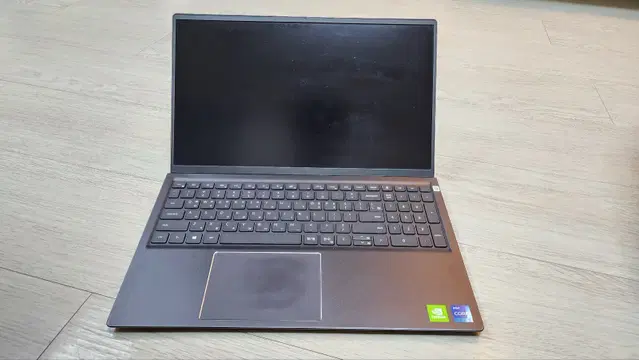 Dell vostro15 / i7-11390H / 16GB / MX450