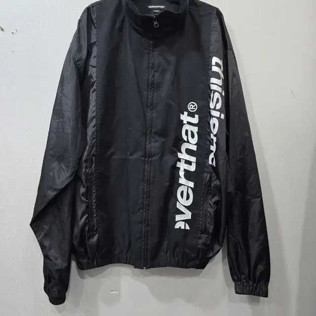 디스이즈네버댓 바람막이 hsp sportjacket