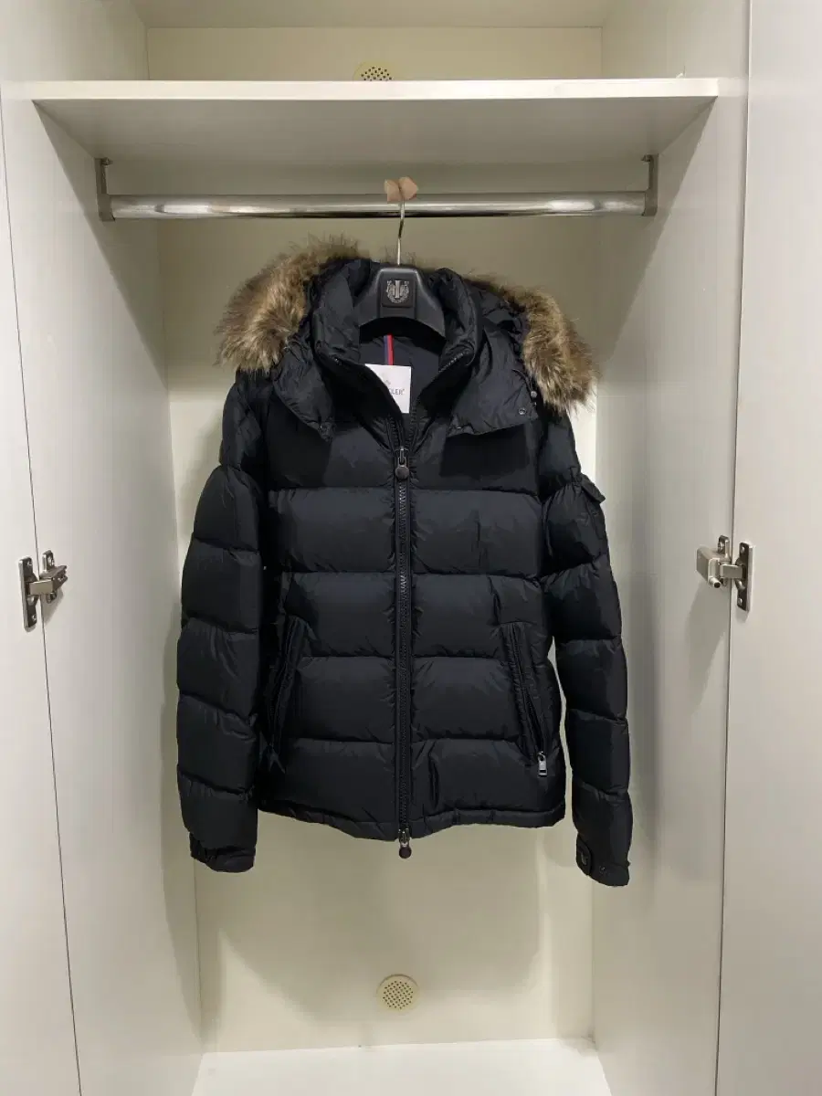 [3]Moncler Maya Mark