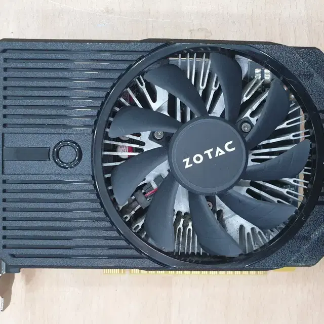 ZOTAC GTX 1050 2G 그래픽카드