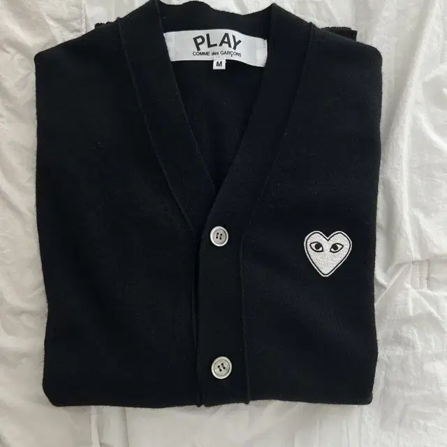 Play Comme des Garcons White Heart Knit