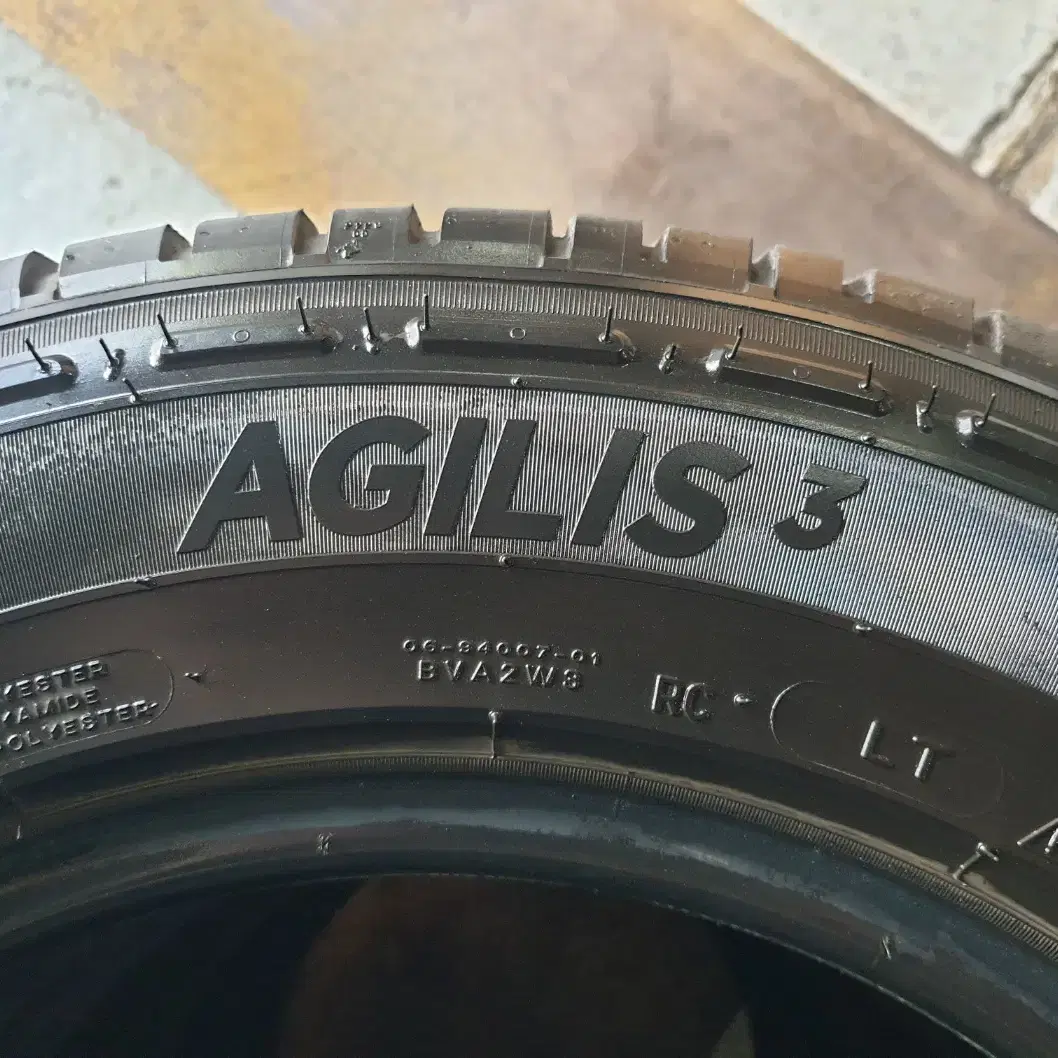 중고타이어 미쉐린타이어 아질리스3 215/70R16 4본 한대분 세트