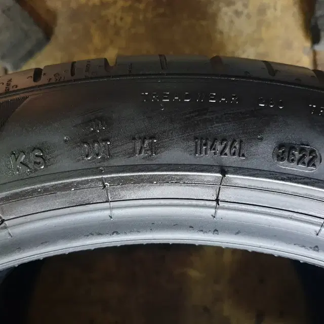 2554020 중고타이어 피렐리타이어 피제로 255/40R 20 2본세트